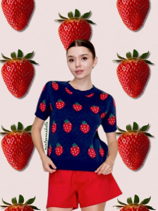 Modcloth Sweaters - Strawberry Sweater Top🍓🆕️
